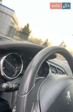 Микровэн Peugeot 5008 2012 в 