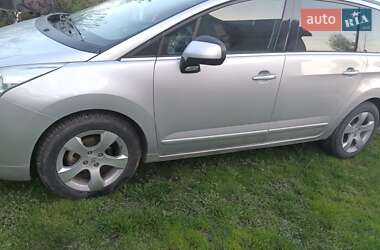 Микровэн Peugeot 5008 2010 в 