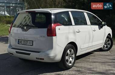 Позашляховик / Кросовер Peugeot 5008 2016 в 