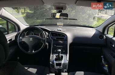 Позашляховик / Кросовер Peugeot 5008 2016 в 