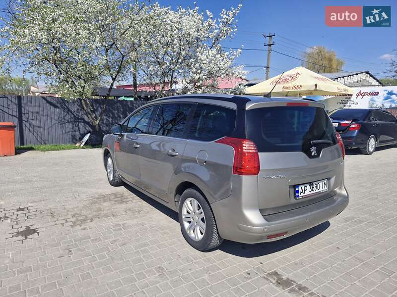 Микровэн Peugeot 5008 2010 в Рогатине
