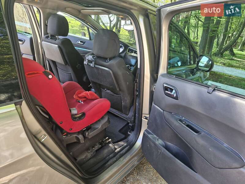 Микровэн Peugeot 5008 2010 в Рогатине