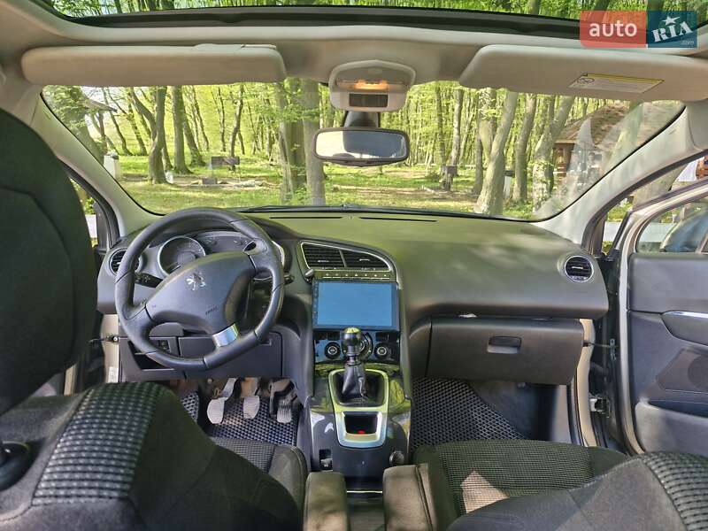 Микровэн Peugeot 5008 2010 в Рогатине