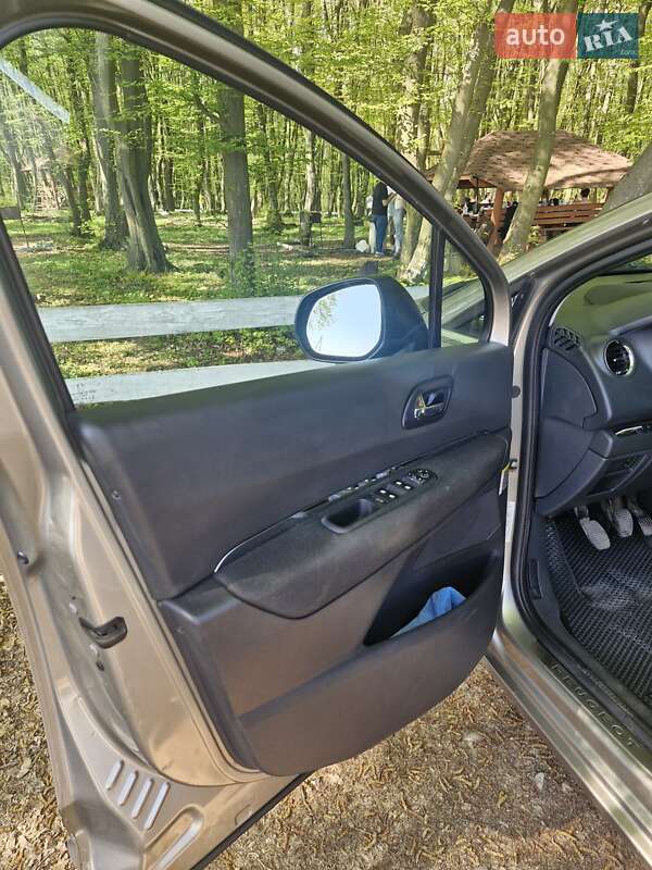 Микровэн Peugeot 5008 2010 в Рогатине