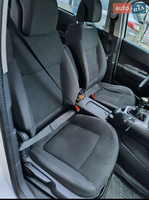 Мікровен Peugeot 5008 2016 в Чернівцях