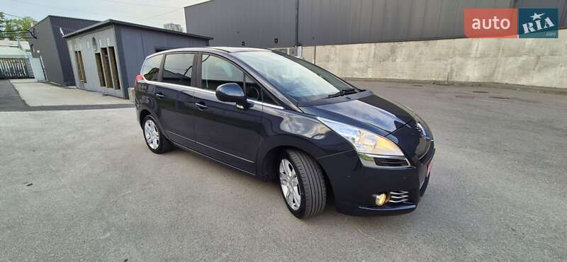 Peugeot 5008 2013