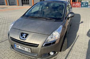 Мікровен Peugeot 5008 2011 в 