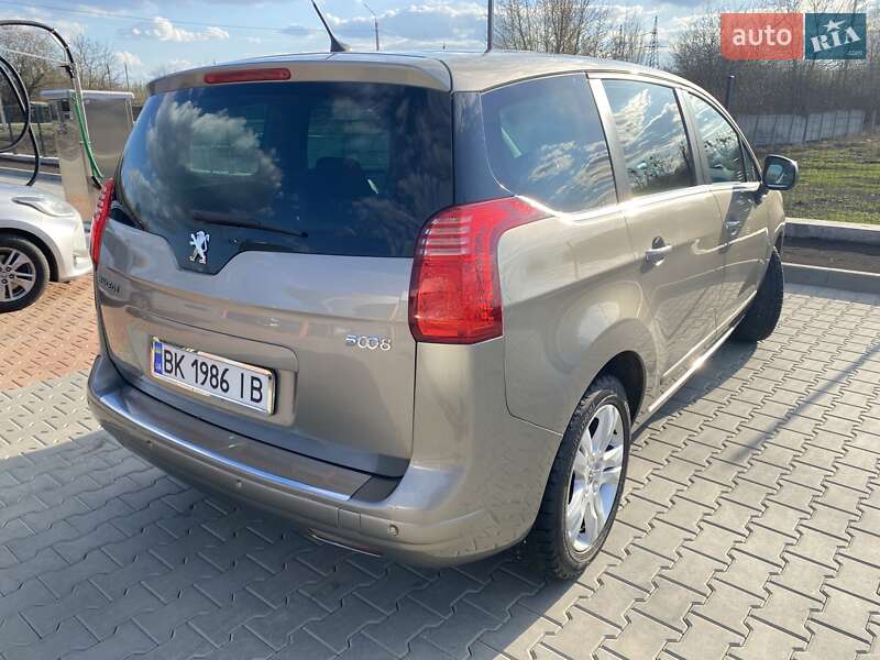 Мікровен Peugeot 5008 2011 в Вінниці
