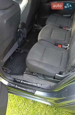 Мікровен Peugeot 5008 2011 в 