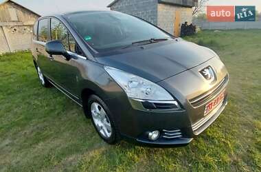 Мікровен Peugeot 5008 2010 в Володимирі