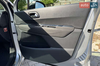 Микровэн Peugeot 5008 2012 в 