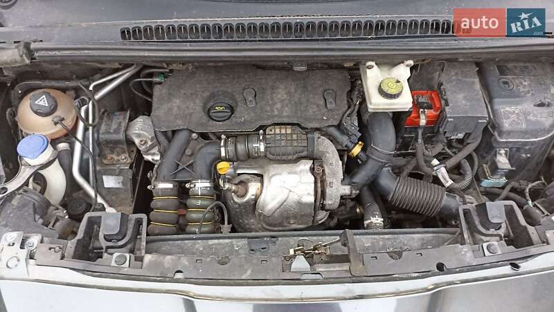 Мікровен Peugeot 5008 2010 в Золочеві