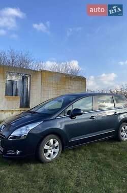 Микровэн Peugeot 5008 2013 в 