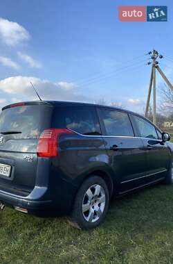 Микровэн Peugeot 5008 2013 в 