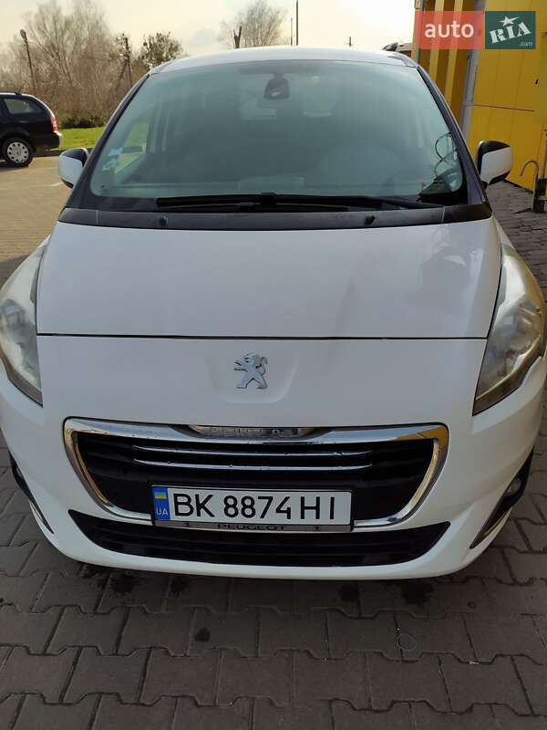 Микровэн Peugeot 5008 2016 в 