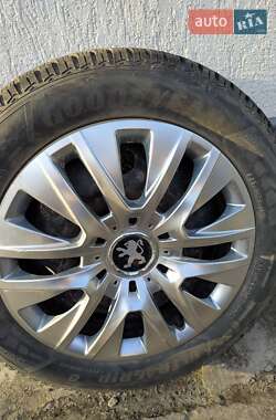 Микровэн Peugeot 5008 2016 в 
