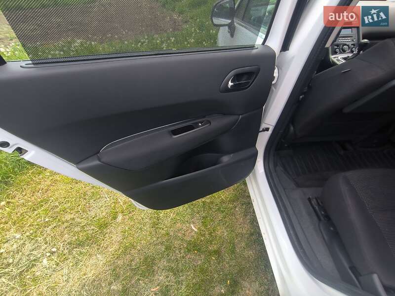 Мікровен Peugeot 5008 2016 в Чернівцях