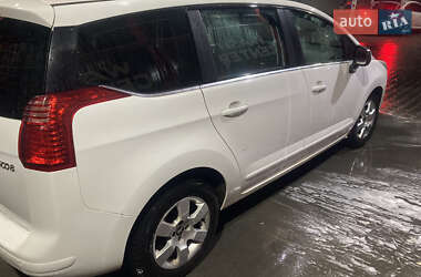 Микровэн Peugeot 5008 2016 в 