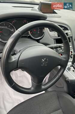 Микровэн Peugeot 5008 2011 в 