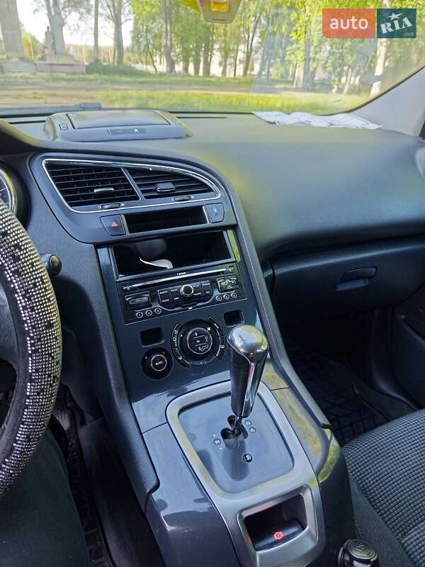 Мікровен Peugeot 5008 2010 в Чернівцях