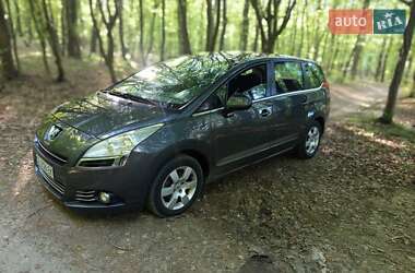 Микровэн Peugeot 5008 2010 в Черновцах