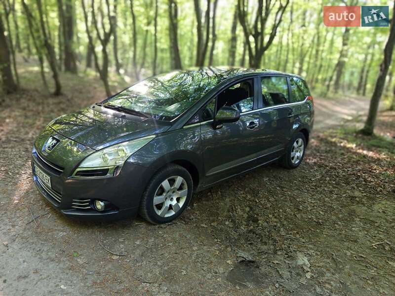 Мікровен Peugeot 5008 2010 в Чернівцях
