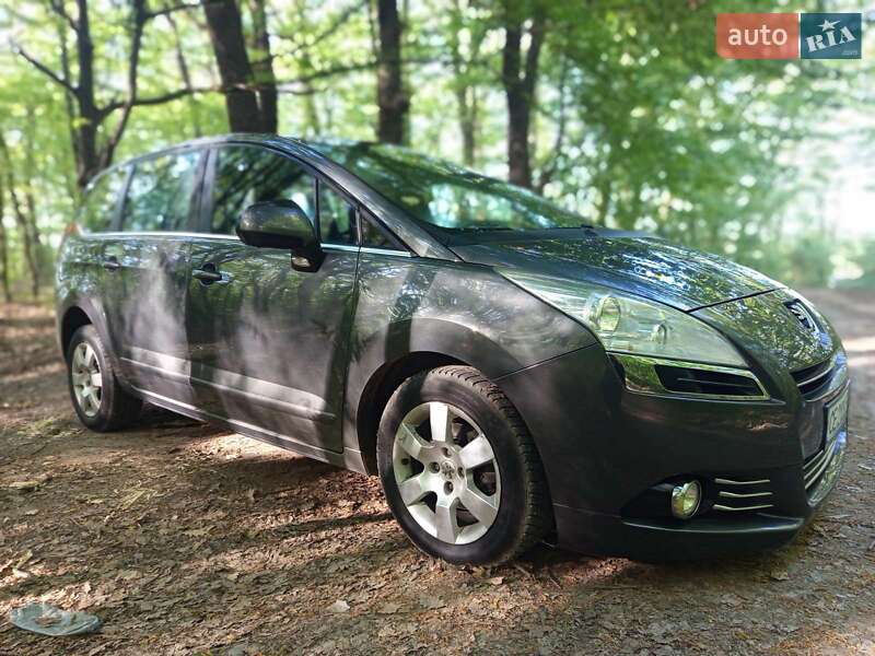 Мікровен Peugeot 5008 2010 в Чернівцях