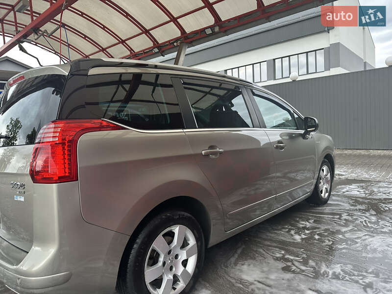 Микровэн Peugeot 5008 2013 в Ивано-Франковске