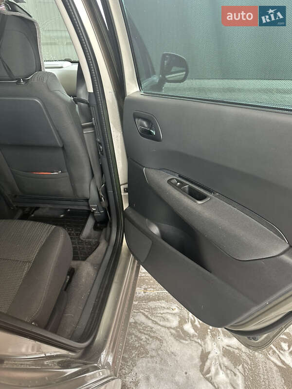 Микровэн Peugeot 5008 2013 в Ивано-Франковске