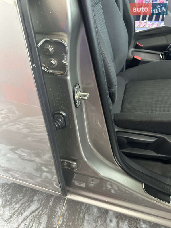 Микровэн Peugeot 5008 2013 в Ивано-Франковске