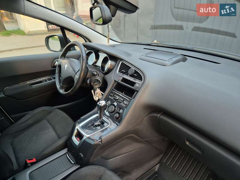 Мікровен Peugeot 5008 2011 в Млиніві