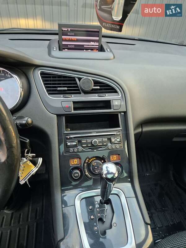 Мікровен Peugeot 5008 2011 в Млиніві