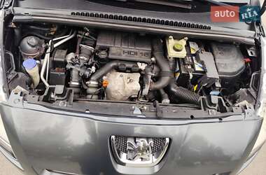 Микровэн Peugeot 5008 2010 в 