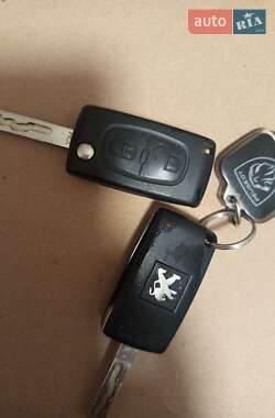 Микровэн Peugeot 5008 2014 в 