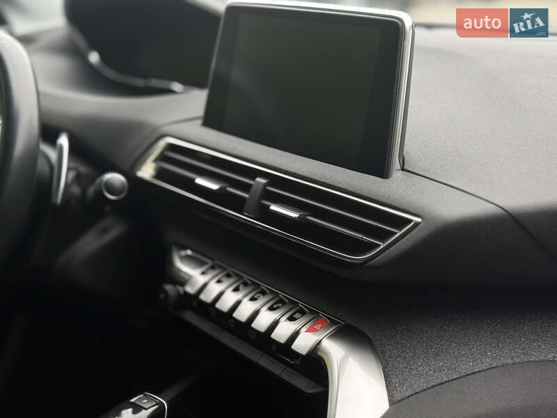 Внедорожник / Кроссовер Peugeot 5008 2019 в Ивано-Франковске