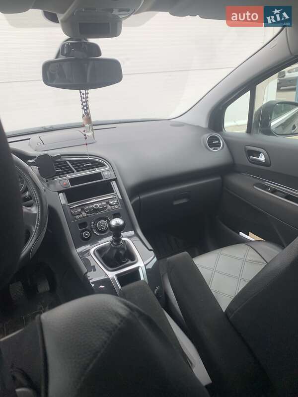 Микровэн Peugeot 5008 2010 в Львове