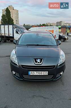 Микровэн Peugeot 5008 2012 в Киеве