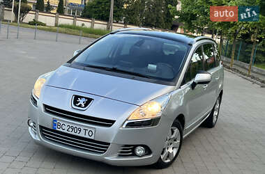 Микровэн Peugeot 5008 2011 в 