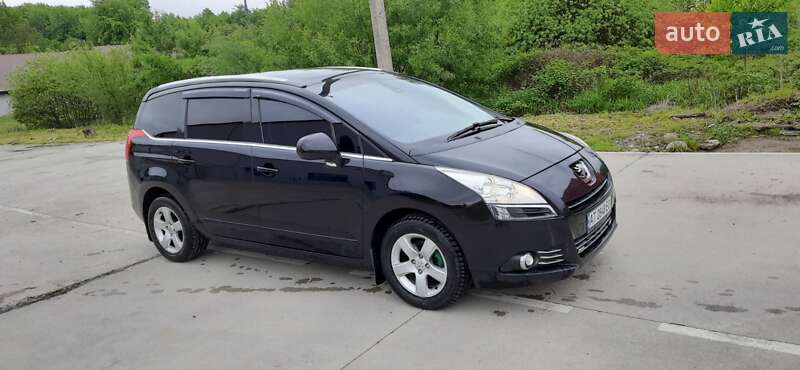 Peugeot 5008 2011