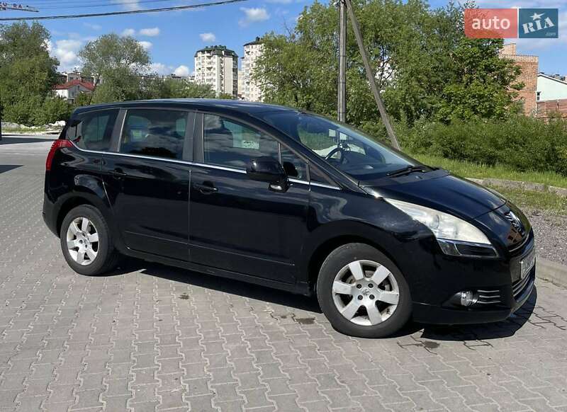 Микровэн Peugeot 5008 2012 в Львове