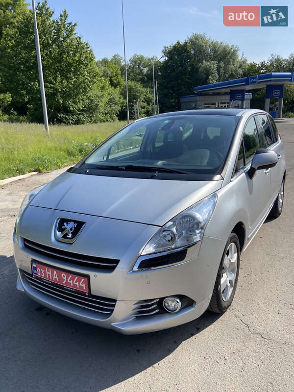 Мікровен Peugeot 5008 2011 в 