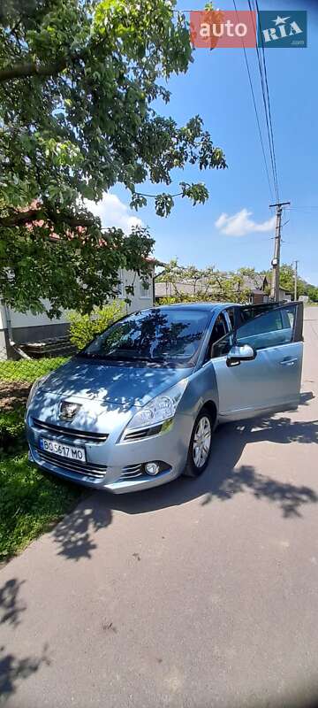 Мікровен Peugeot 5008 2009 в Стрию