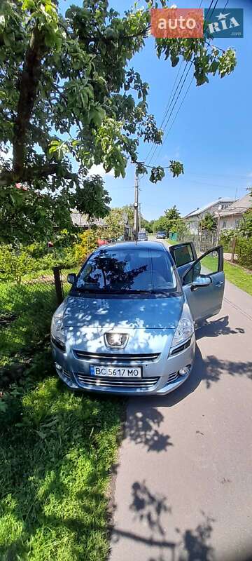 Мікровен Peugeot 5008 2009 в Стрию