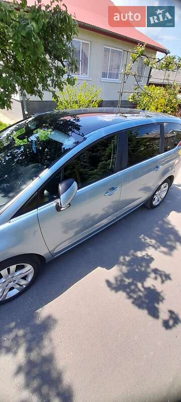 Мікровен Peugeot 5008 2009 в Стрию