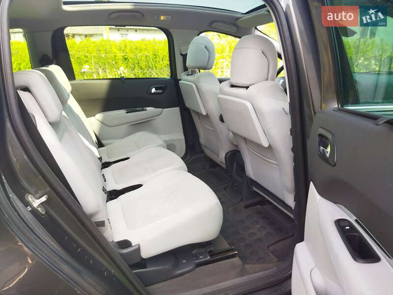 Микровэн Peugeot 5008 2009 в Дубно