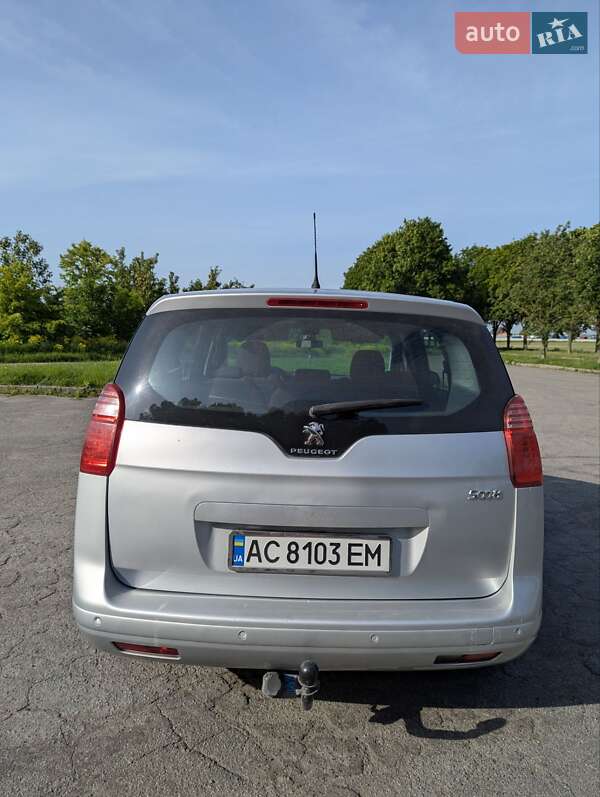 Микровэн Peugeot 5008 2014 в Владимире