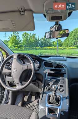 Микровэн Peugeot 5008 2014 в 