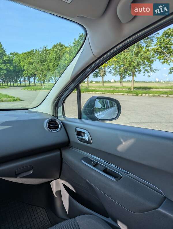 Микровэн Peugeot 5008 2014 в Владимире