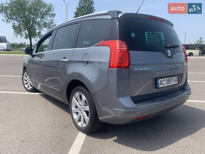 Peugeot 5008 2011