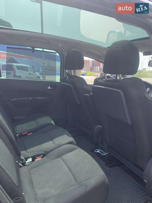 Микровэн Peugeot 5008 2011 в Луцке